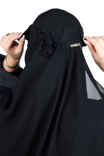 نقاب طويل ملكي مائل مطاط بدون مقوى أسود