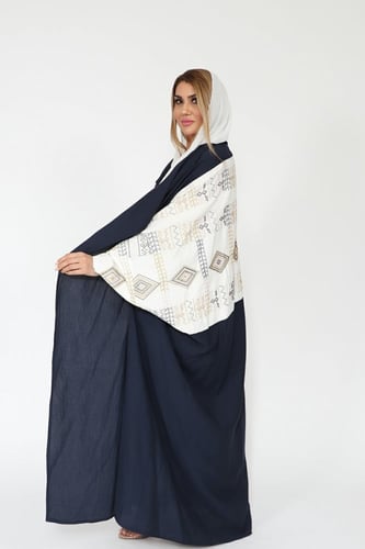 عبايه قصه قطري بقماش الكريب السعودي مع طرحتها.