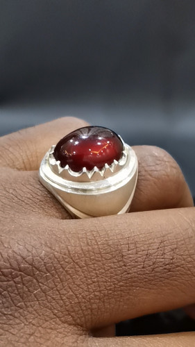 خاتم الفضة بحجر القارنيت الطبيعي بصياغة الأستاذ ام...