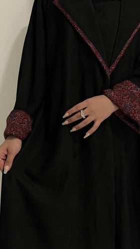 عبايه بنمط كشميري