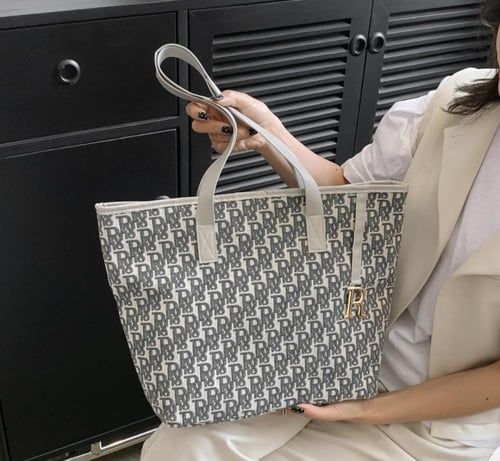 شنطه واسعه تناسب الجامعه نمط ديور