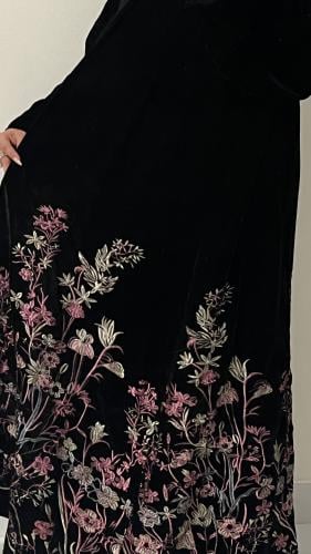 عبايه سكره مخمل مع طرحه