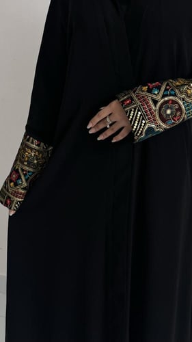 عبايه سحر ذهبي