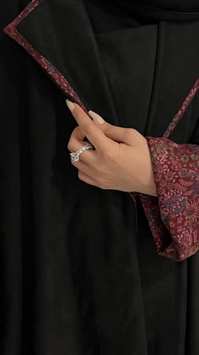 عبايه بنمط كشميري