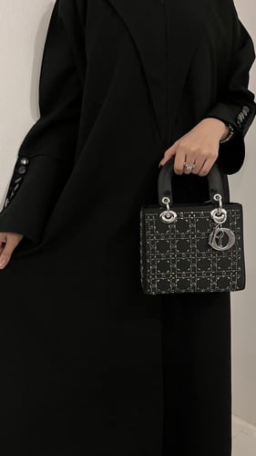 عبايه اشجان قماش كتان قصه عاديه مع طرحه مجان