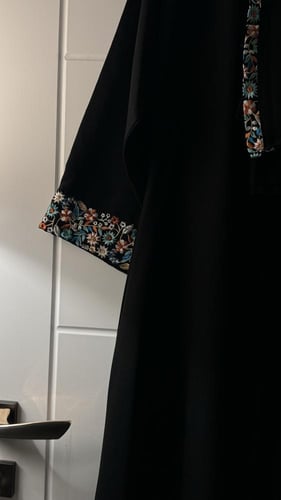 عبايه اورنج بكلفه انيقه معا طرحه