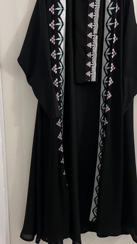 شادن بينك عبايه كلوش كم استرش