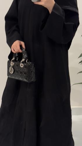 ديانا بتطريز اسود راقي