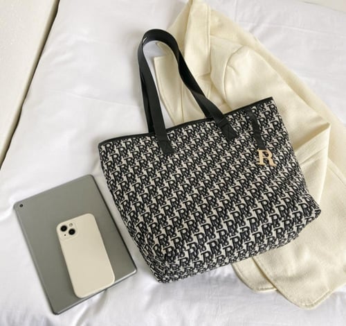 شنطه واسعه تناسب الجامعه نمط ديور