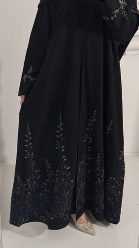 عبايه فاتن بتطريز كحلي