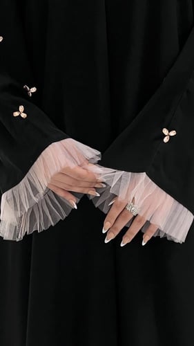 عبايه لولو تل وردي كريب ملكي