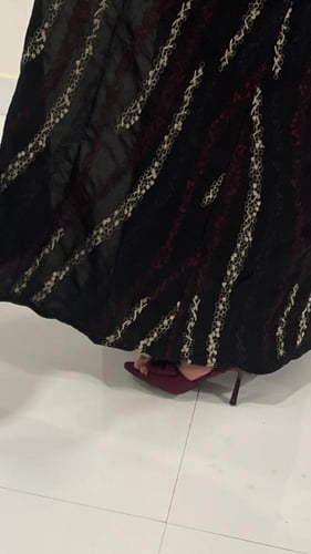 عبايه سفانه بتطريز عشوائي انيق