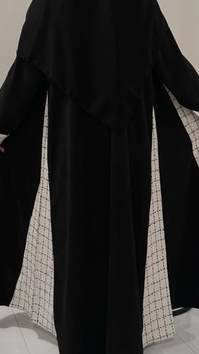 عبايه لؤلؤ شتوي