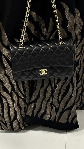 عبايه نارين بتطريز ذهبي فاخر