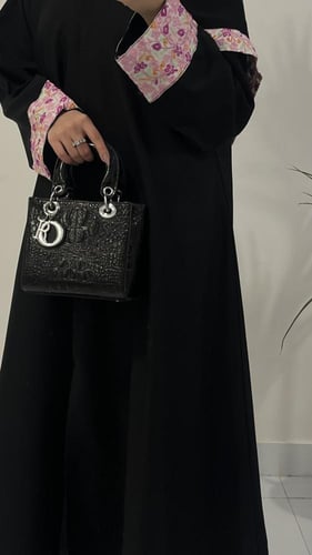 عبايه ساندرا بينك