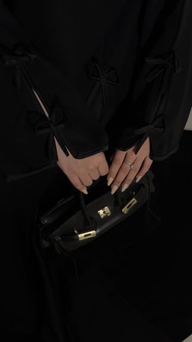 عبايه فيونكه بلاك