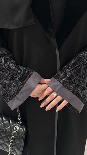 عبايه لميس رمادي