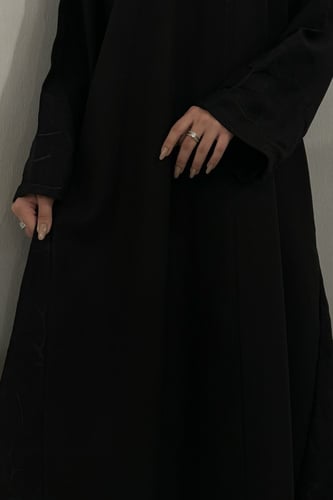 الحسناء قماش كتان كويتي بتطريز اسود انيق (ربع كلوش...