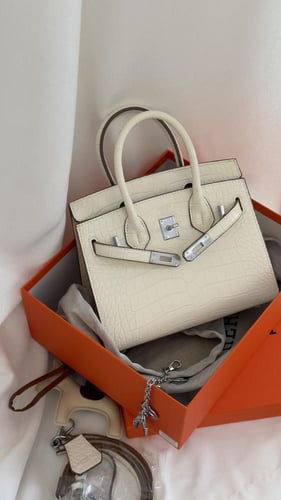 شنطه بيركن وسط بتصميم انيق جلد ابيض