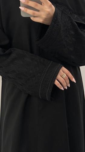 عبايه نوال اسود بنقش بالكم قماش كتان كويتي قصه A