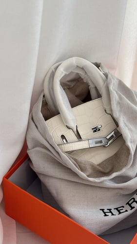 شنطه بيركن وسط بتصميم انيق جلد ابيض