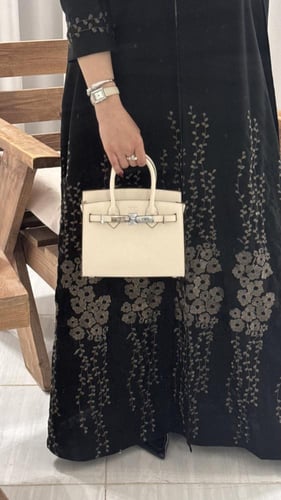 عبايه الزهراء ذهبي فاخر بالعبايه والطرحه