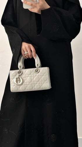 عبايه بريق مع طرحه