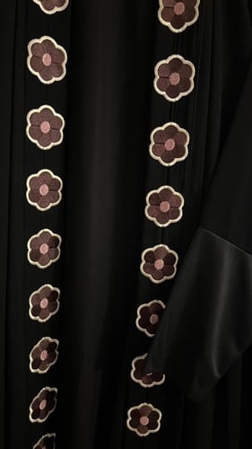 شادن زهر عبايه بنقش وسط كم استرش قماش ملكي