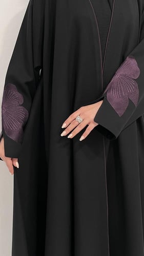 عبايه لوتس موف