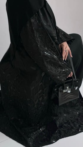 نادره عبايه فخمه جدا تل كامل مع قلاب