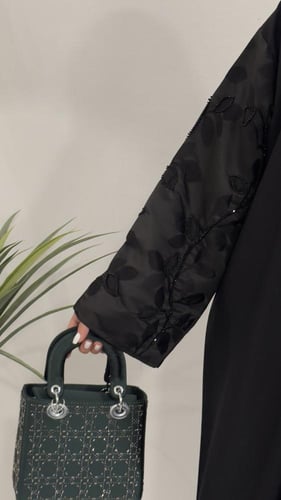 عبايه ميثاء