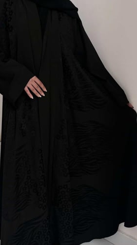 تايقر كلوش مع طرحه