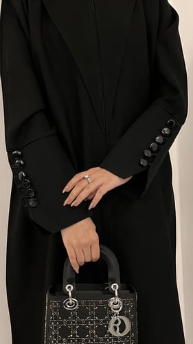 عبايه اشجان قماش كتان قصه عاديه مع طرحه مجان