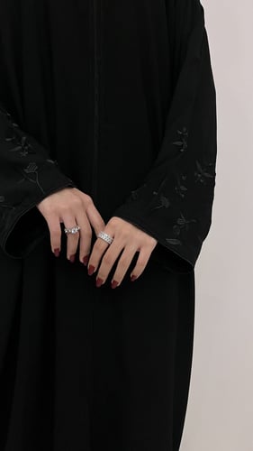 عبايه حور ( اسود)قماش ملكي| قصه عاديه