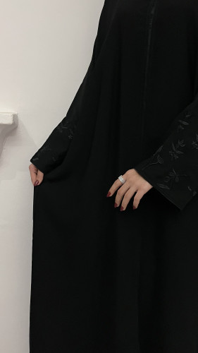 عبايه حور ( اسود)قماش ملكي| قصه عاديه