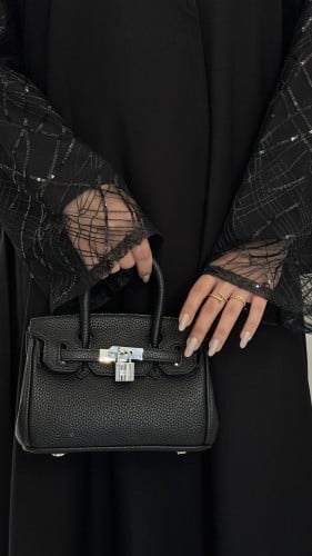 عبايه جنى كلوش بتصميم انيق اكمام دانتيل مبطن