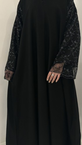 قمر قماش كويتي واقف كلوش بطقطق كم دانتيل مبطن