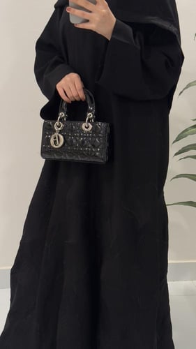 ديانا بتطريز اسود راقي