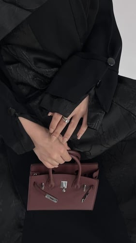 عبايه ديڤا قماش ملكي معا طرحه