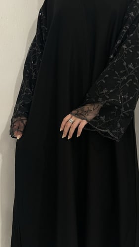 قمر قماش كويتي واقف كلوش بطقطق كم دانتيل مبطن