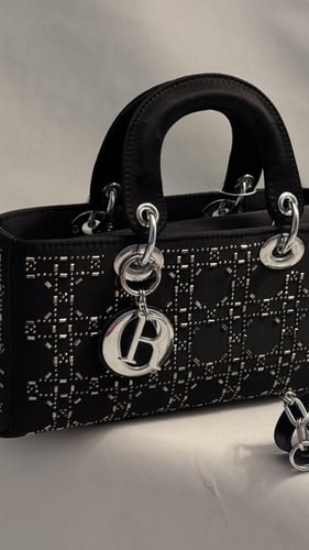 حقيبه ديور بنمط مستطيل (اسود)مع سير