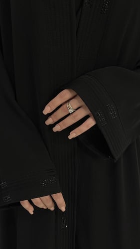 عبايه صمود كلوش قماش ملكي معا طرحه