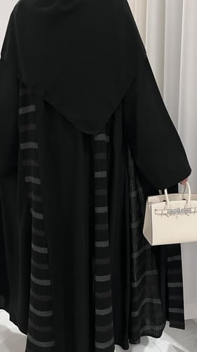 عبايه غيد كلوش بقماش ملكي