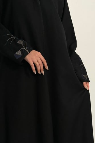 عبايه ليلك بتطريز كحلي