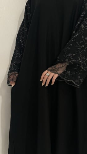 قمر قماش كويتي واقف كلوش بطقطق كم دانتيل مبطن