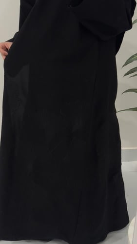 ديانا بتطريز اسود راقي