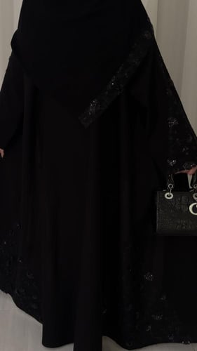 عبايه الجوهره مع طرحه