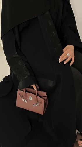 عبايه اكمام مربعات نص كلوش