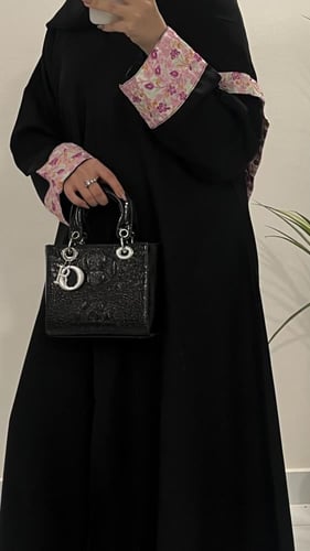 عبايه ساندرا بينك