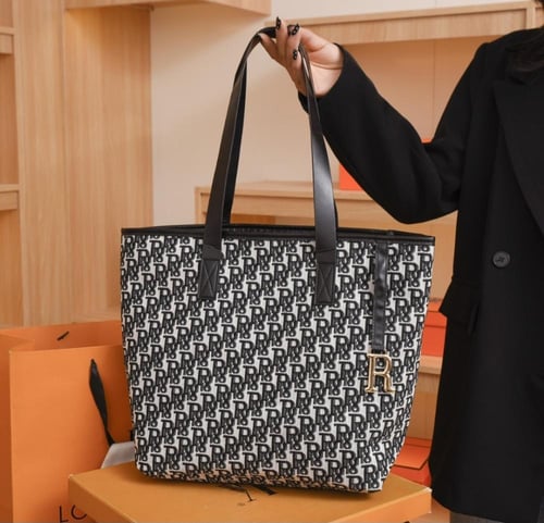 شنطه واسعه تناسب الجامعه نمط ديور